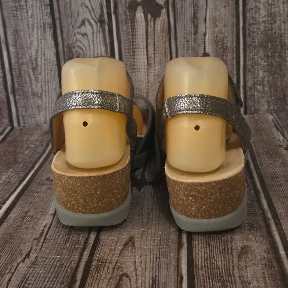 Sz 38 / 7.5-8 Dansko Marcy Pewter Metallic Leather Comfort Wedge Sandals VGUC!